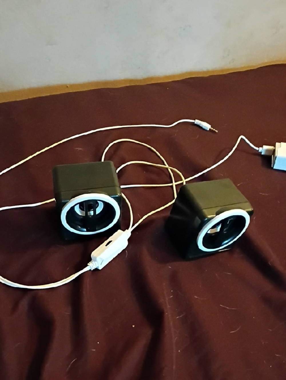 Logitech Black and White Mini USB Computer Speakers